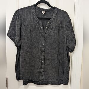 Ivy Jane Charcoal Cotton Gauze Button-Up Top